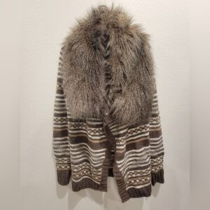 EXPRESS Sweater w/faux fur collar Circa 2012